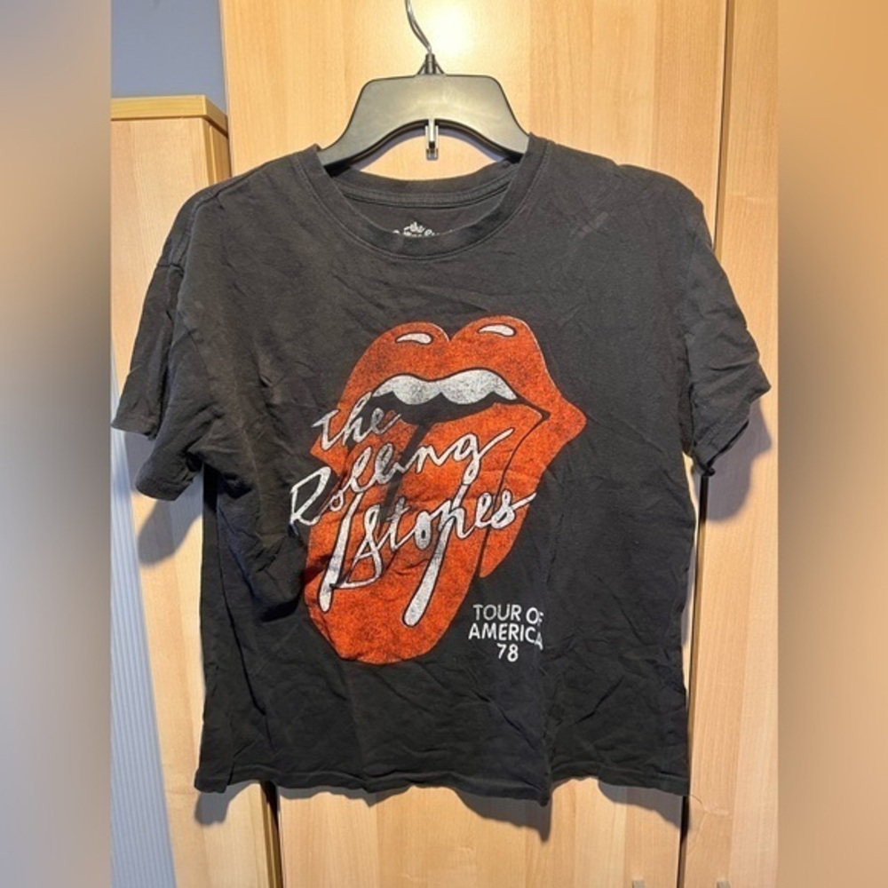 Women’s Shirt Bundle! 2 shirts with one standard shipping!! Size M and L